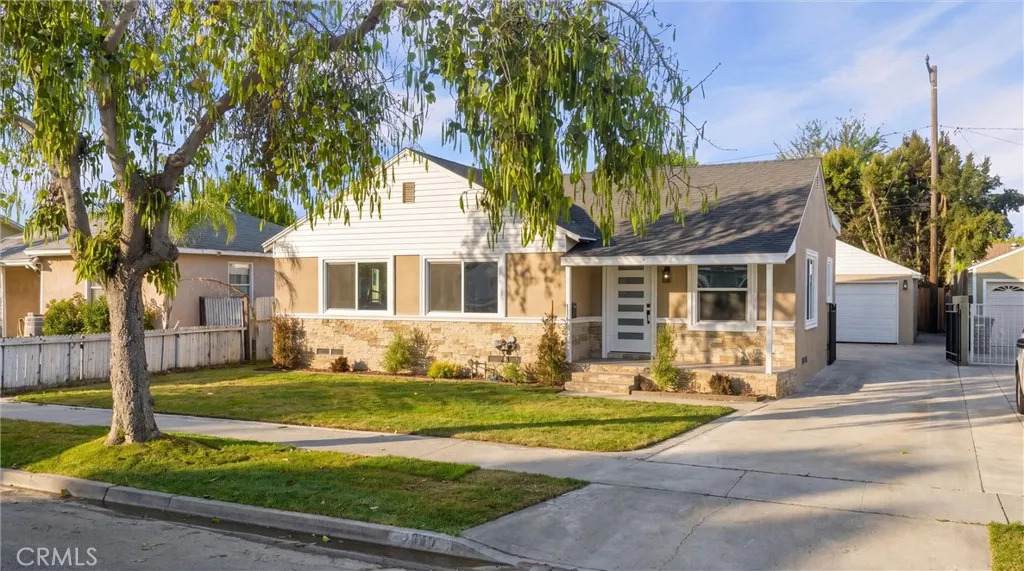 6049 Whitewood Avenue - Photo 1
