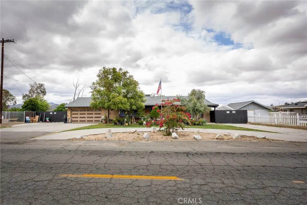42385 Mayberry - Photo 1