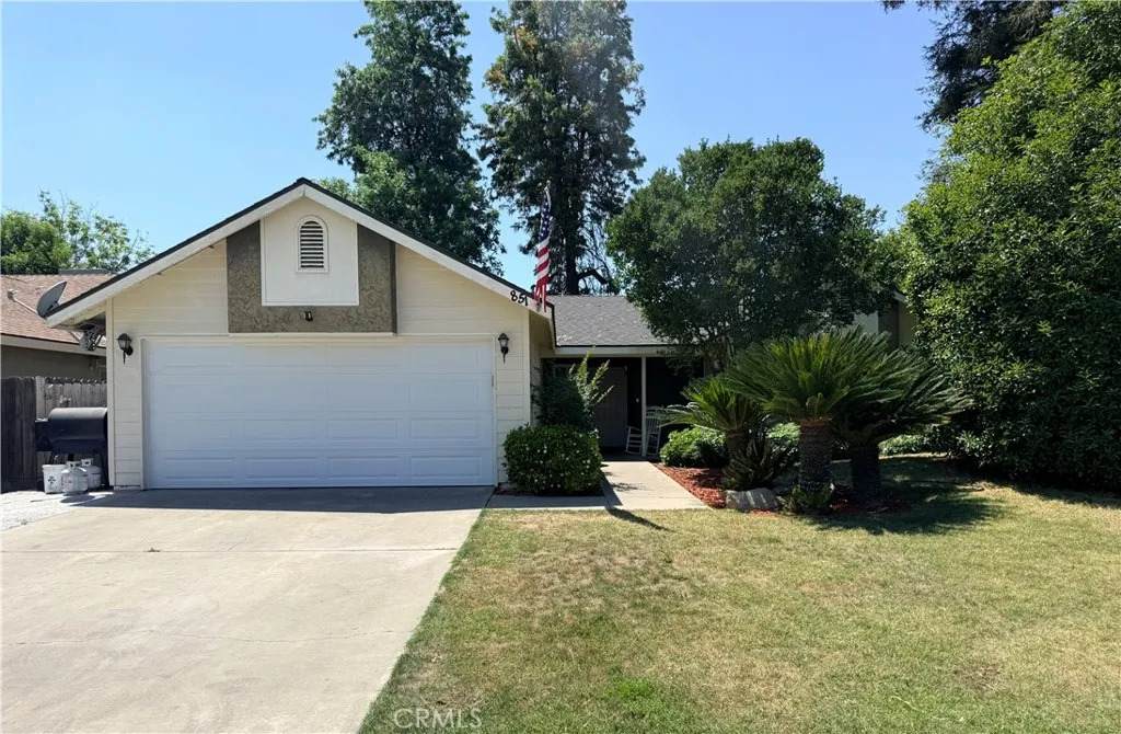 851 Crenshaw - Photo 1