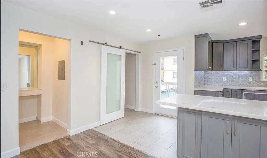 242 W Linden Ave. - Photo 1