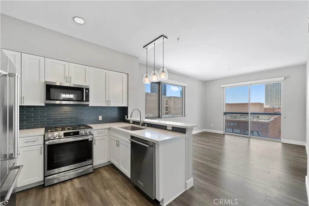 445 Island Avenue - Photo 1