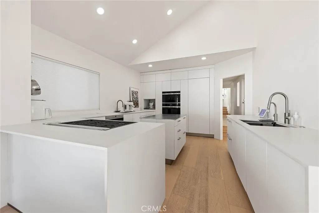 411 Woodcliffe - Photo 1