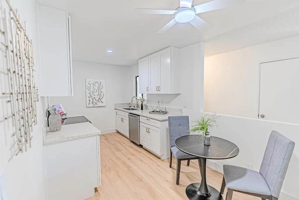 634 8th St. - Photo 1