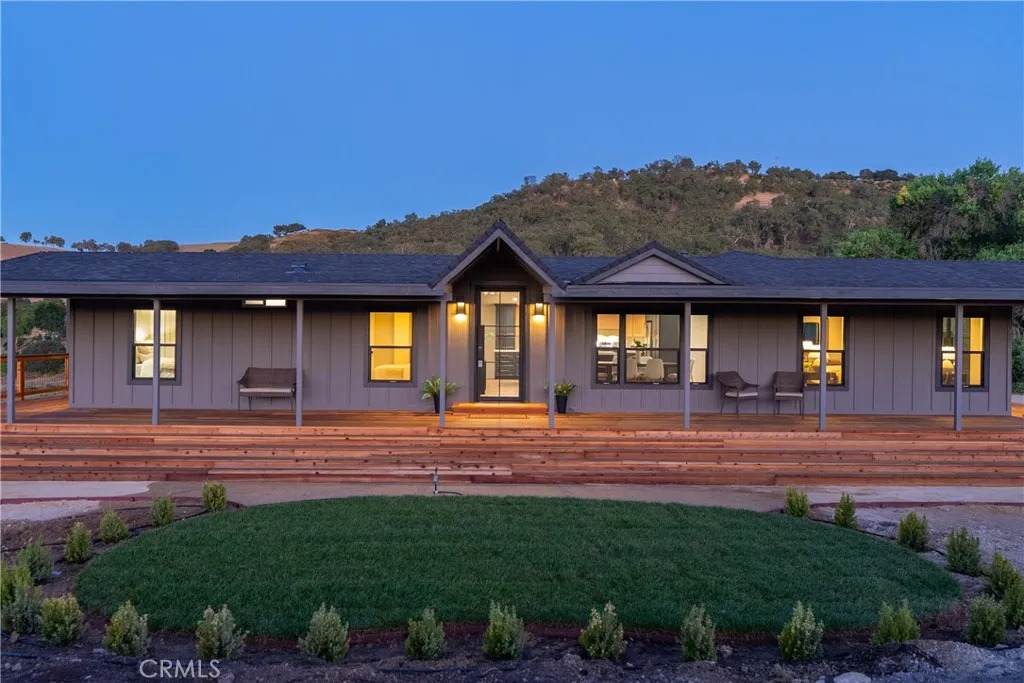 4475 Interlake - Photo 1