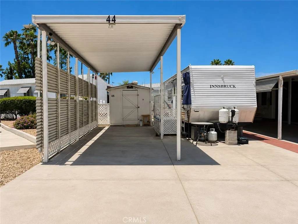 1295 Cawston - Photo 1