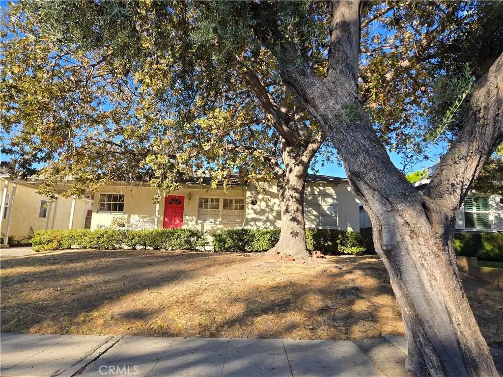 4427 Bakman Avenue - Photo 1