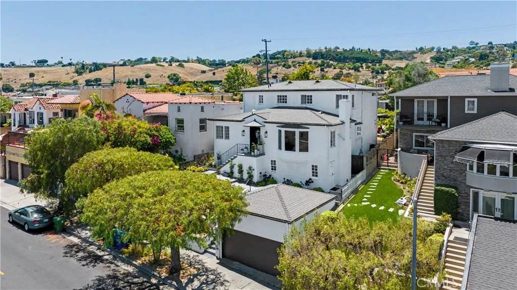 923 Dodson - Photo 1