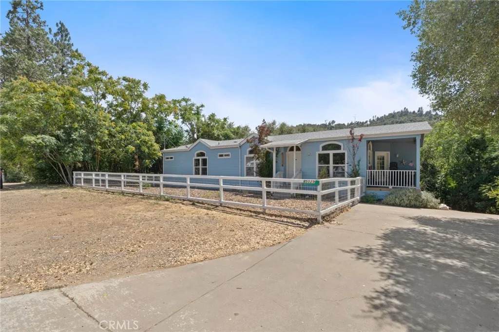 5029 Jones Street - Photo 1