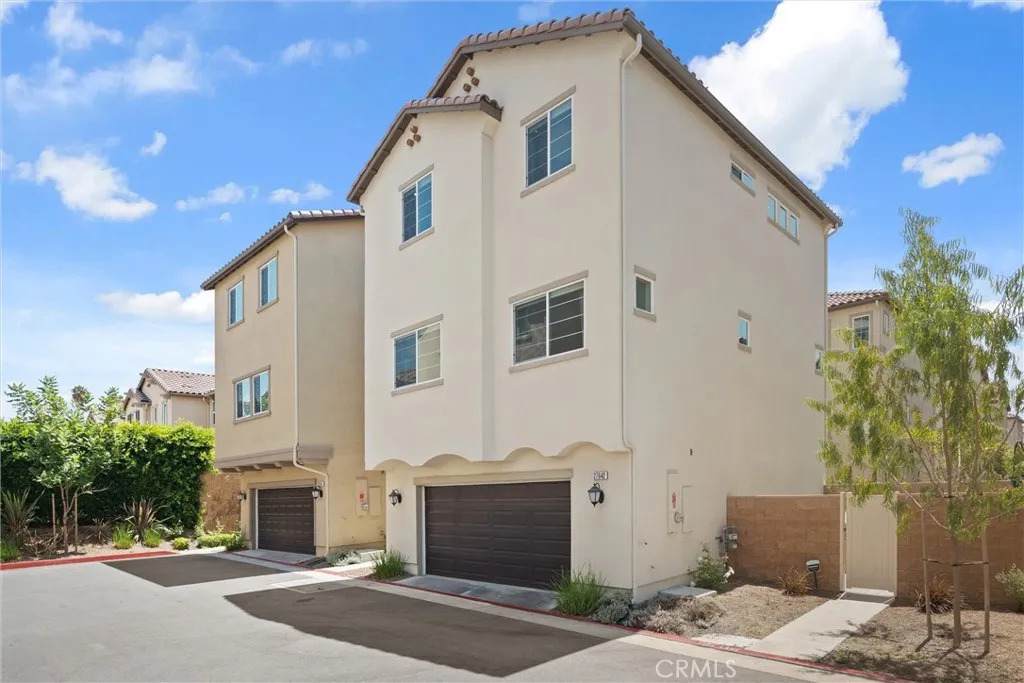 27642 Rosewood - Photo 1