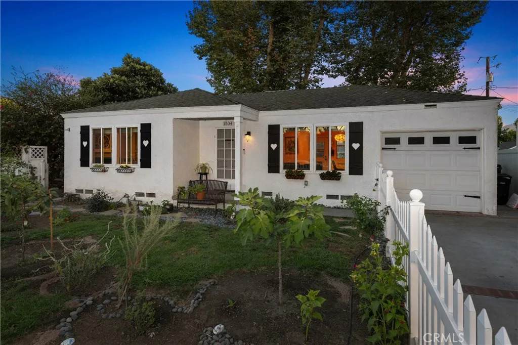 1504 Chandler Boulevard - Photo 1