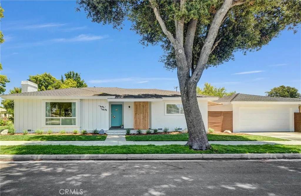 3090 Eucalyptus Avenue - Photo 1