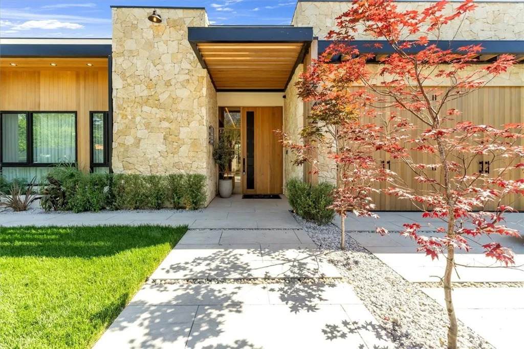 12142 Emelita Street - Photo 1
