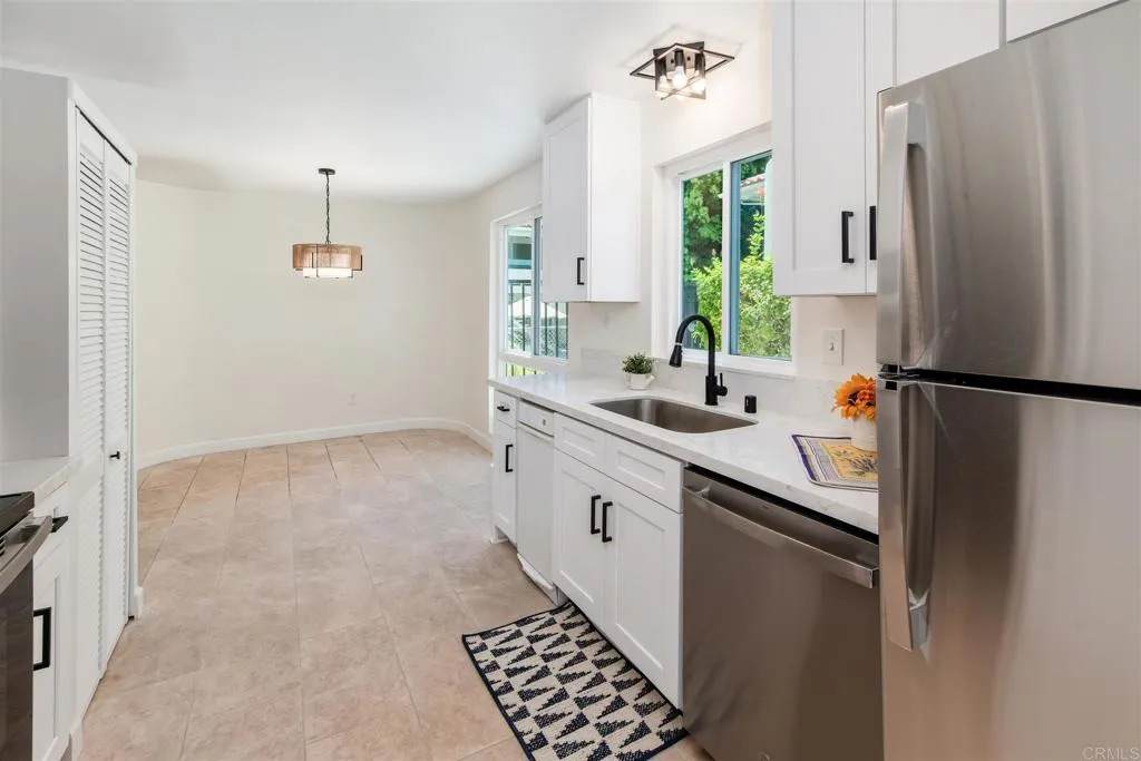 2304 Altisma Way - Photo 1