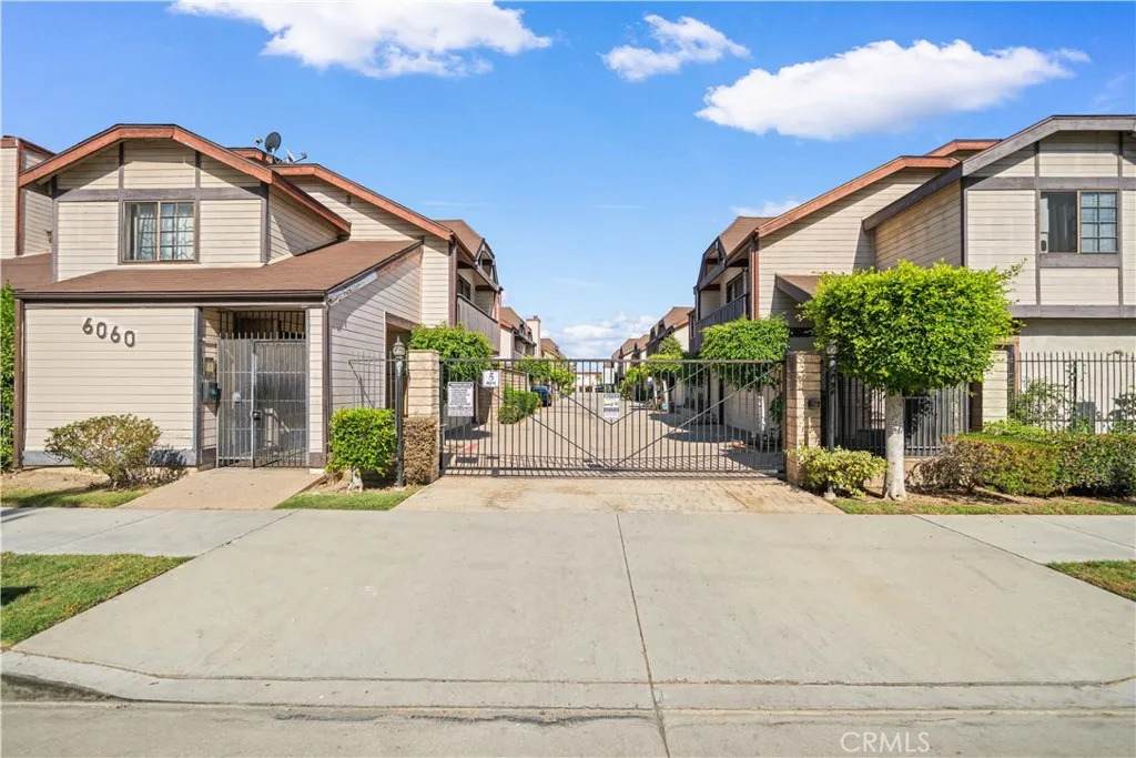 6060 Oak Street - Photo 1