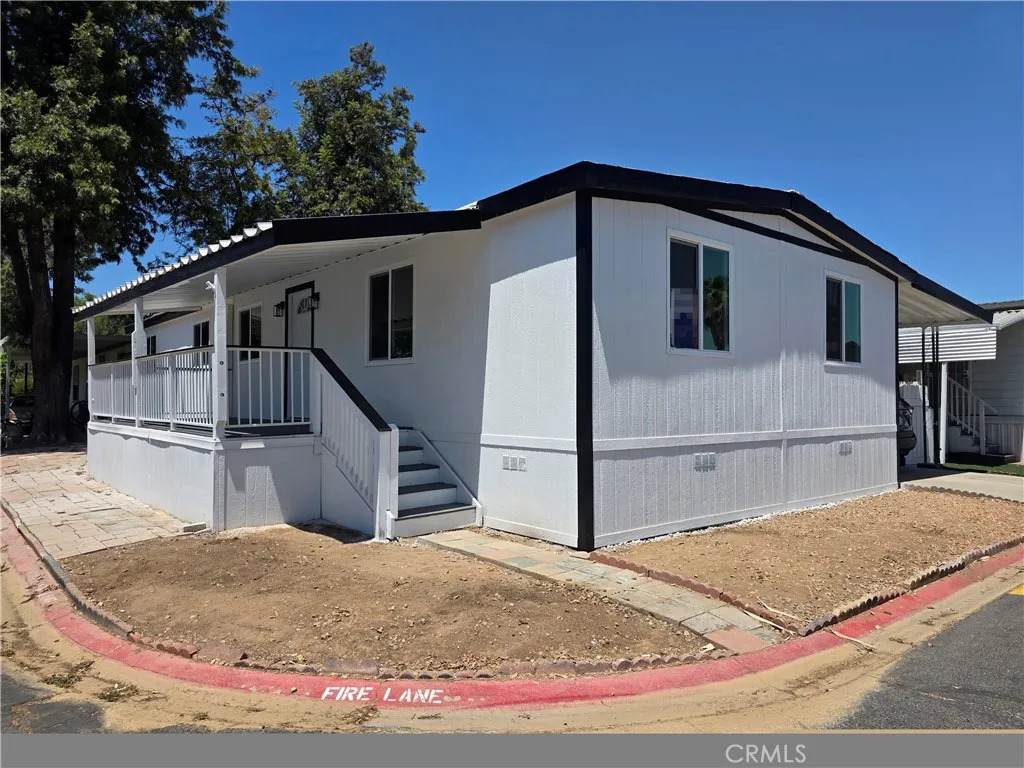 350 San Jacinto - Photo 1
