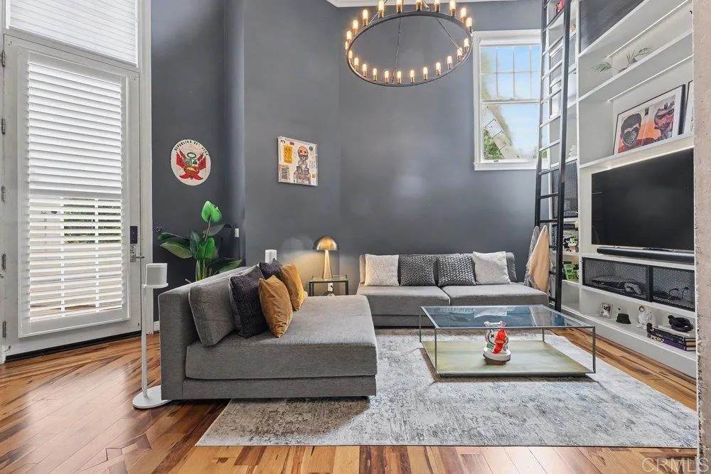 702 Ash Street - Photo 1