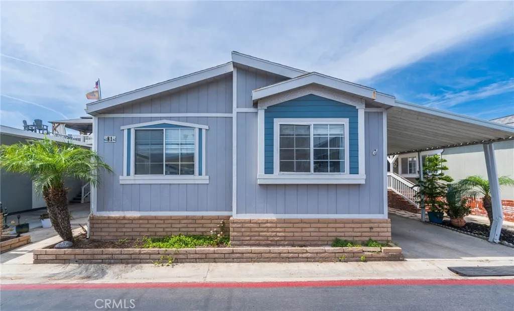 21851 Newland - Photo 1
