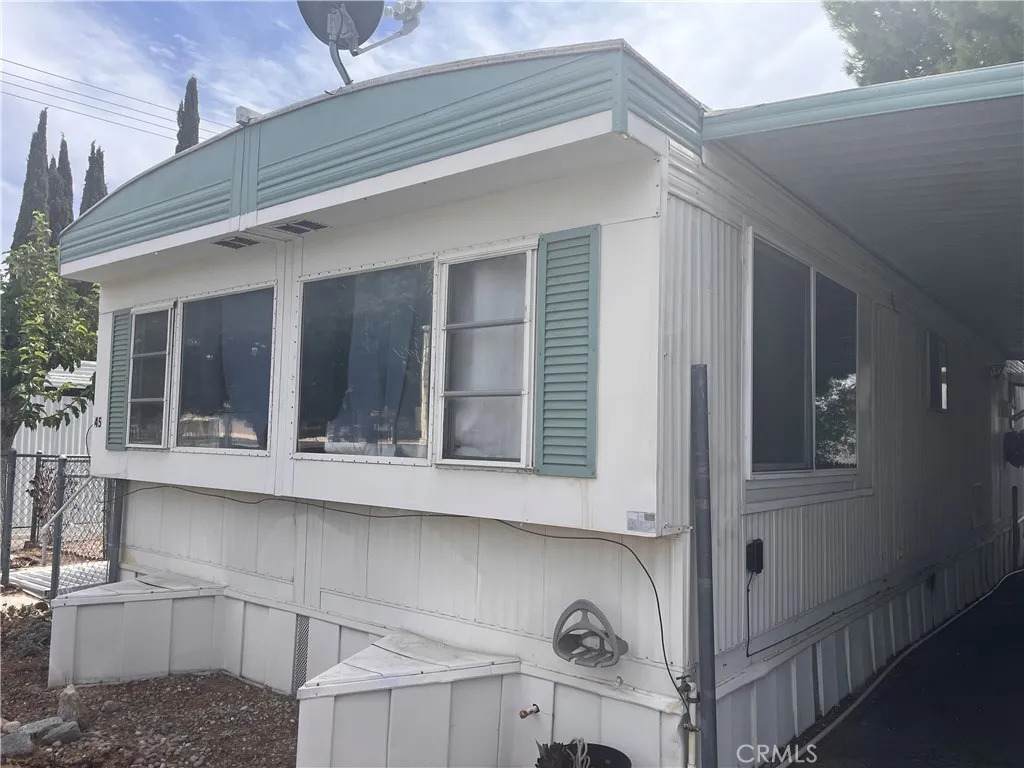 721 Sunset - Photo 1