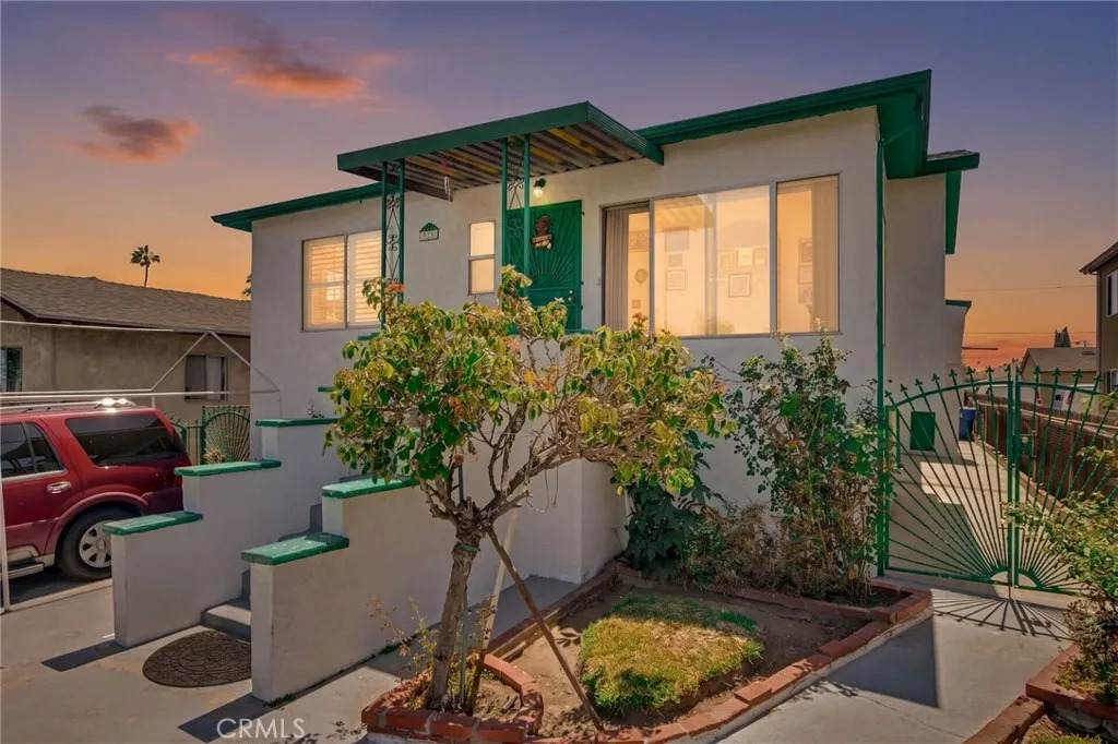 828 73rd Street - Photo 1