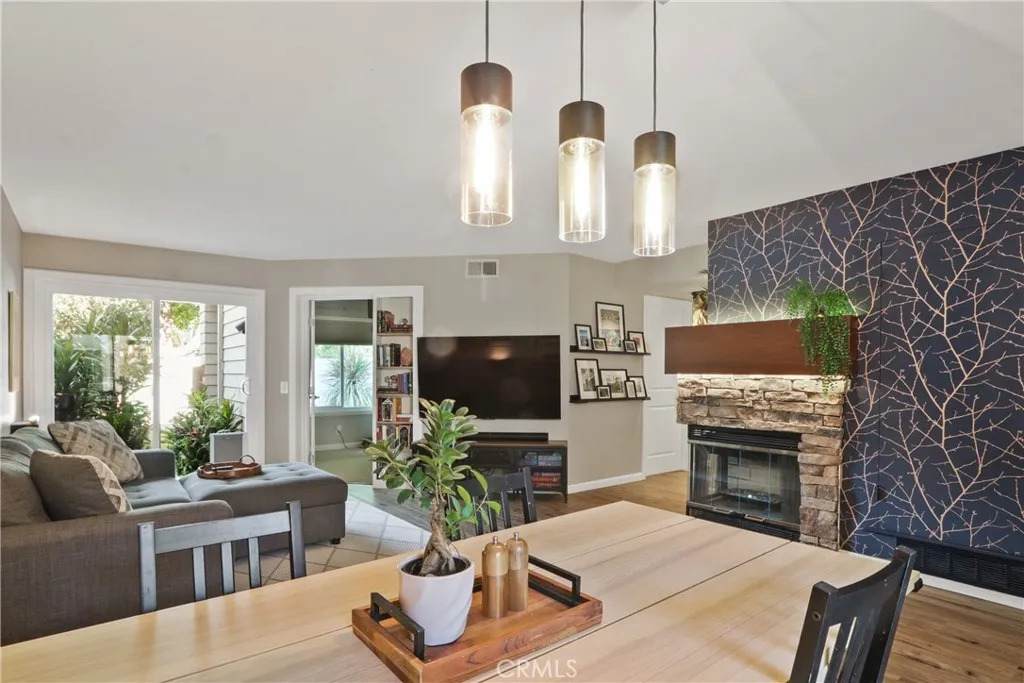 10 Glenoaks - Photo 1