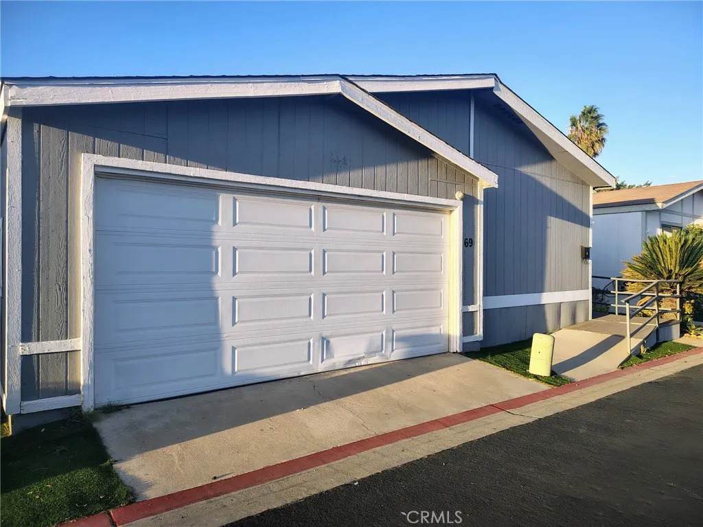 80 E Dawes St - Photo 1