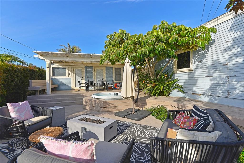 1215 Park Row - Photo 1