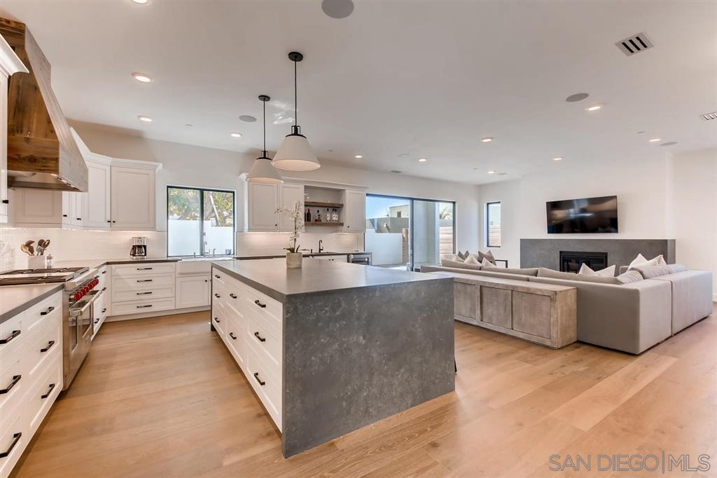 163 Cherry Ave - Photo 1
