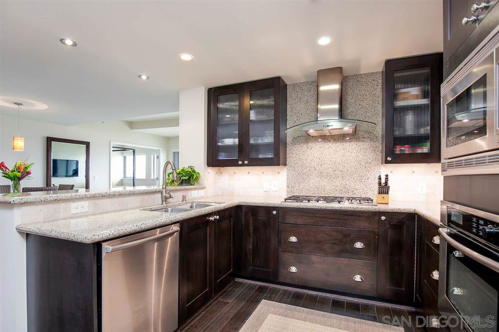 700 E St - Photo 1