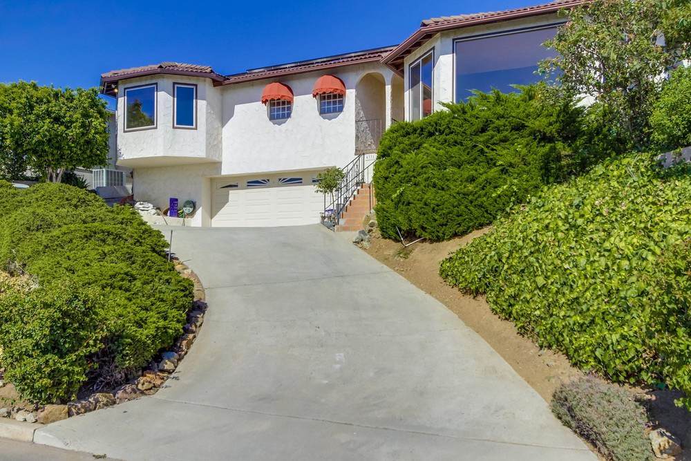 4331 Summit Drive - Photo 1
