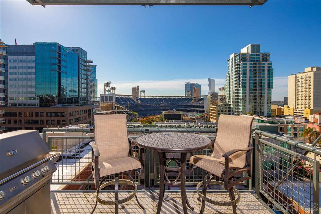 877 Island Avenue - Photo 1