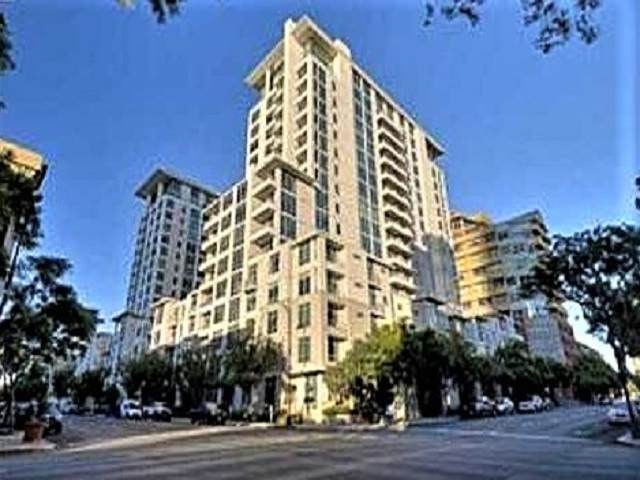 425 W Beech - Photo 1