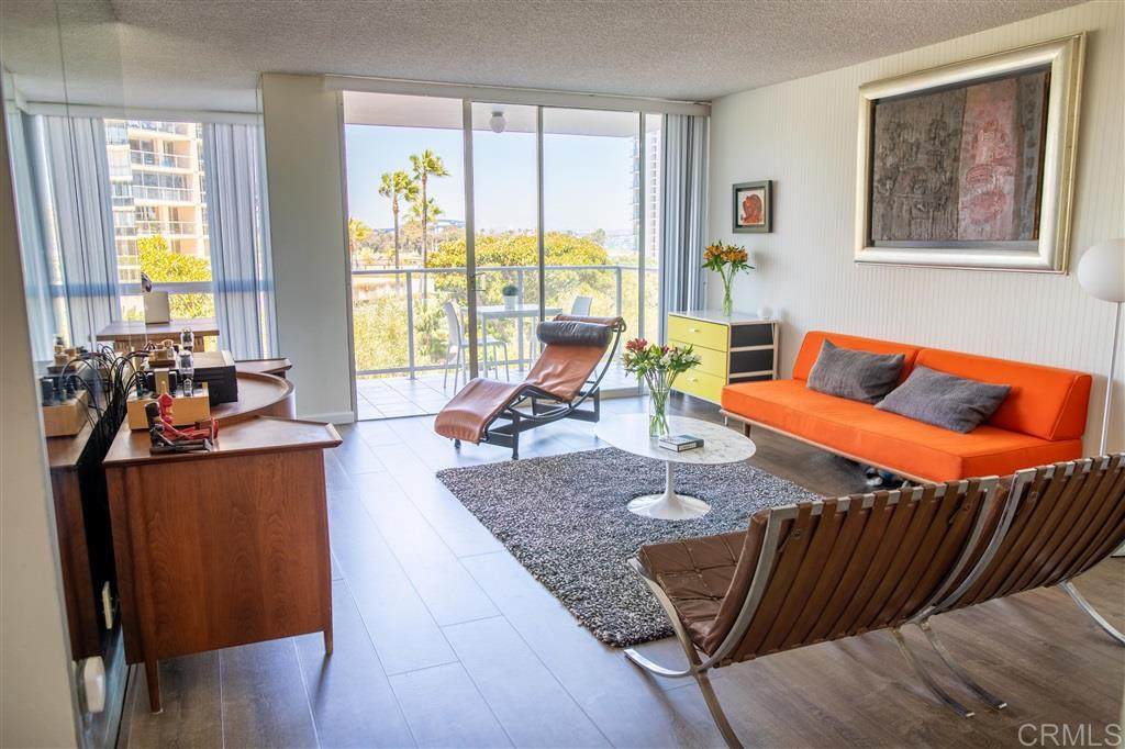 1760 Avenida Del Mundo - Photo 1