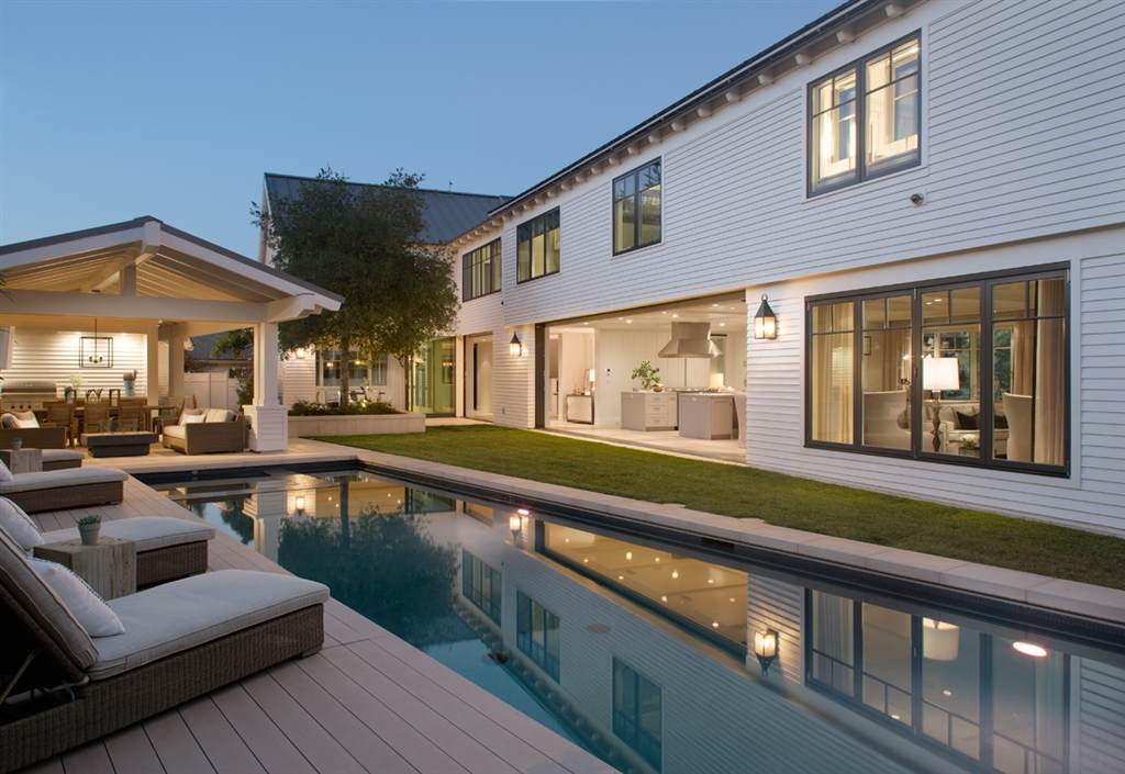 900 Alameda Boulevard - Photo 1