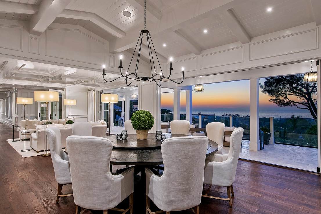 2055 Seaview - Photo 1