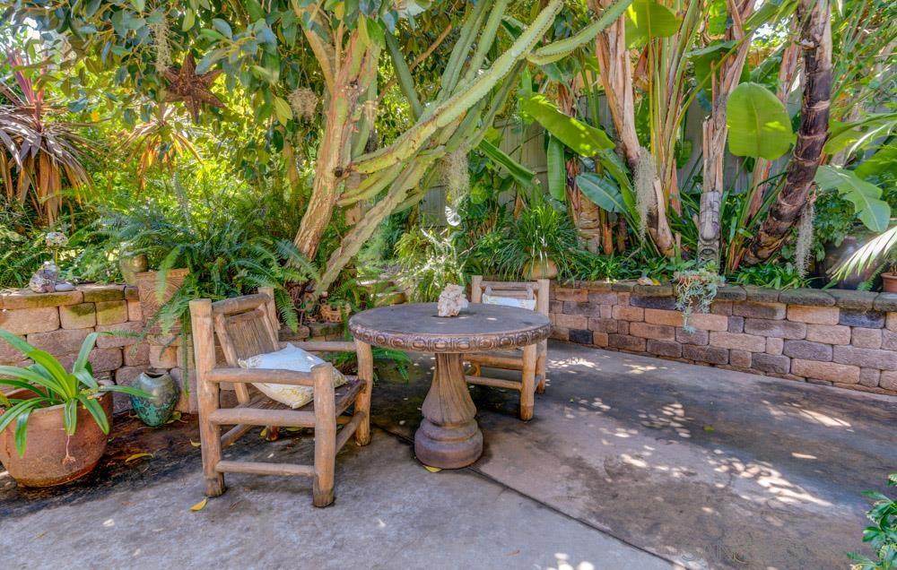 829 Sidonia St - Photo 1
