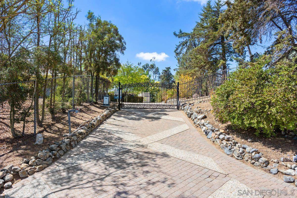 1154 Capra Way - Photo 1