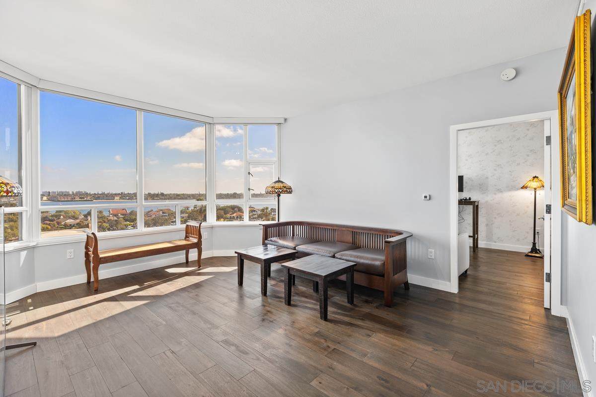 700 W Harbor Dr. - Photo 1