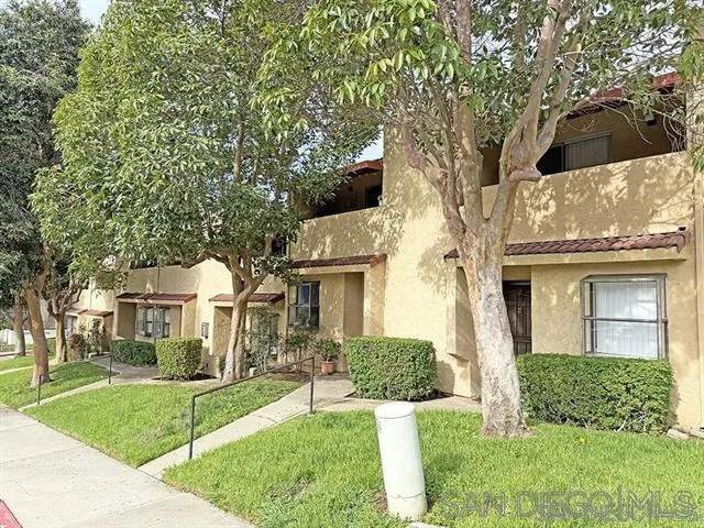 4562 Twain Ave - Photo 1