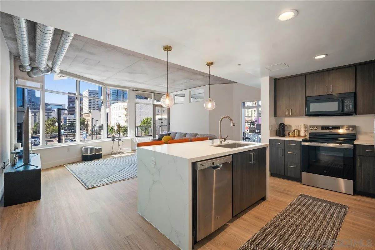 1080 Park Blvd - Photo 1