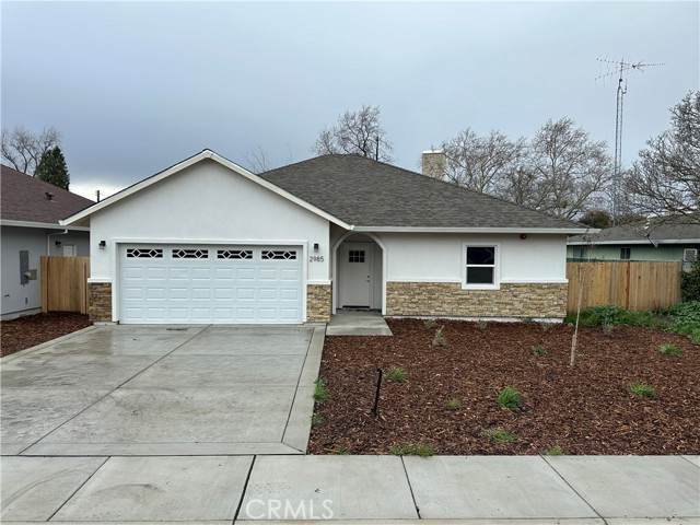 2985 11 St - Photo 1