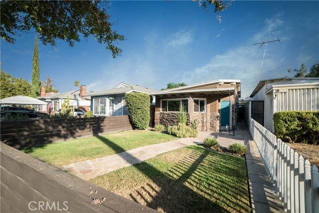 2914 Chandler Boulevard - Photo 1