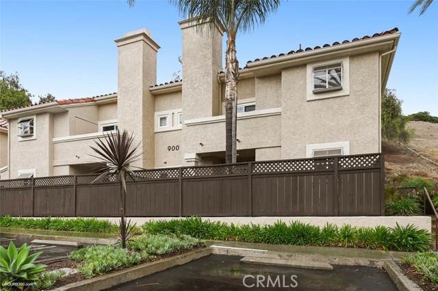 900 Sea Cliff Way - Photo 1