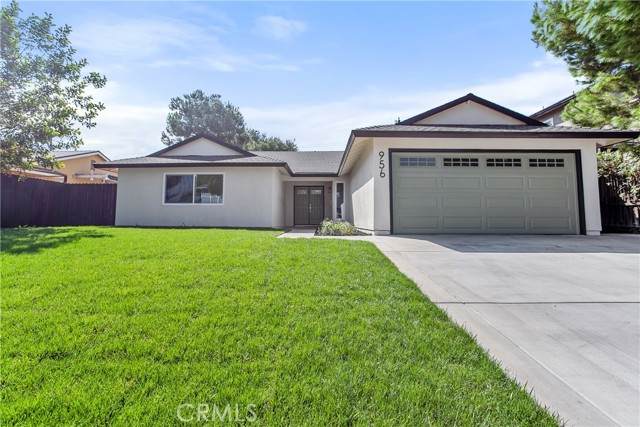 956 Cuyler Avenue - Photo 1