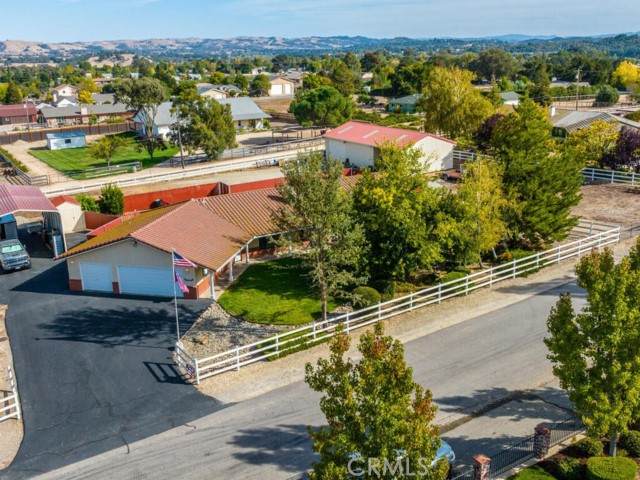 1085 Casteel Lane - Photo 1