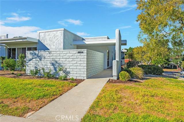 2200 Via Mariposa - Photo 1