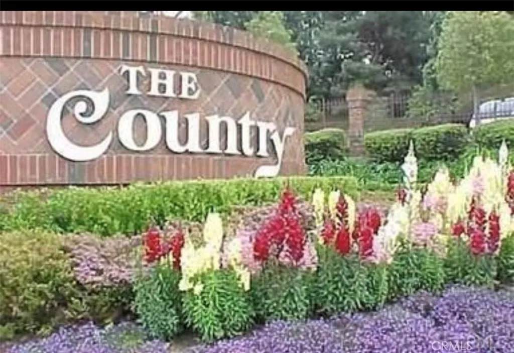 1925 Derringer Ln - Photo 1