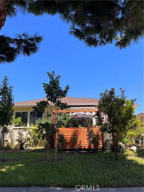 5628 Coldbrook Avenue - Photo 1
