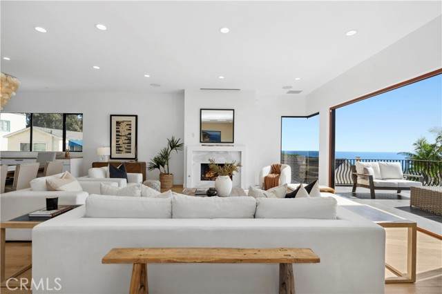 163 Nyes Place - Photo 1