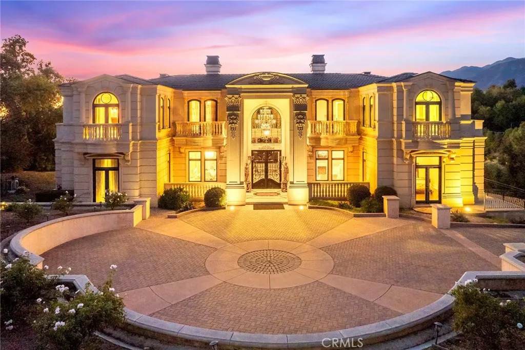 165 Circle Drive - Photo 1