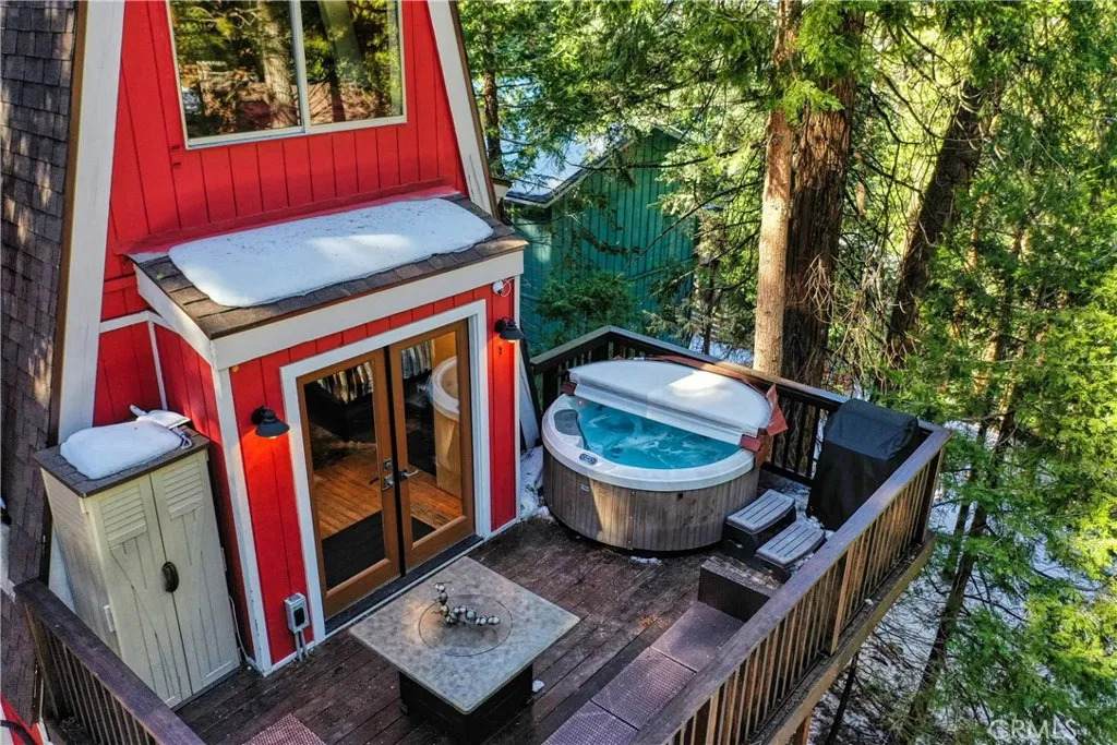 664 Circle Drive - Photo 1